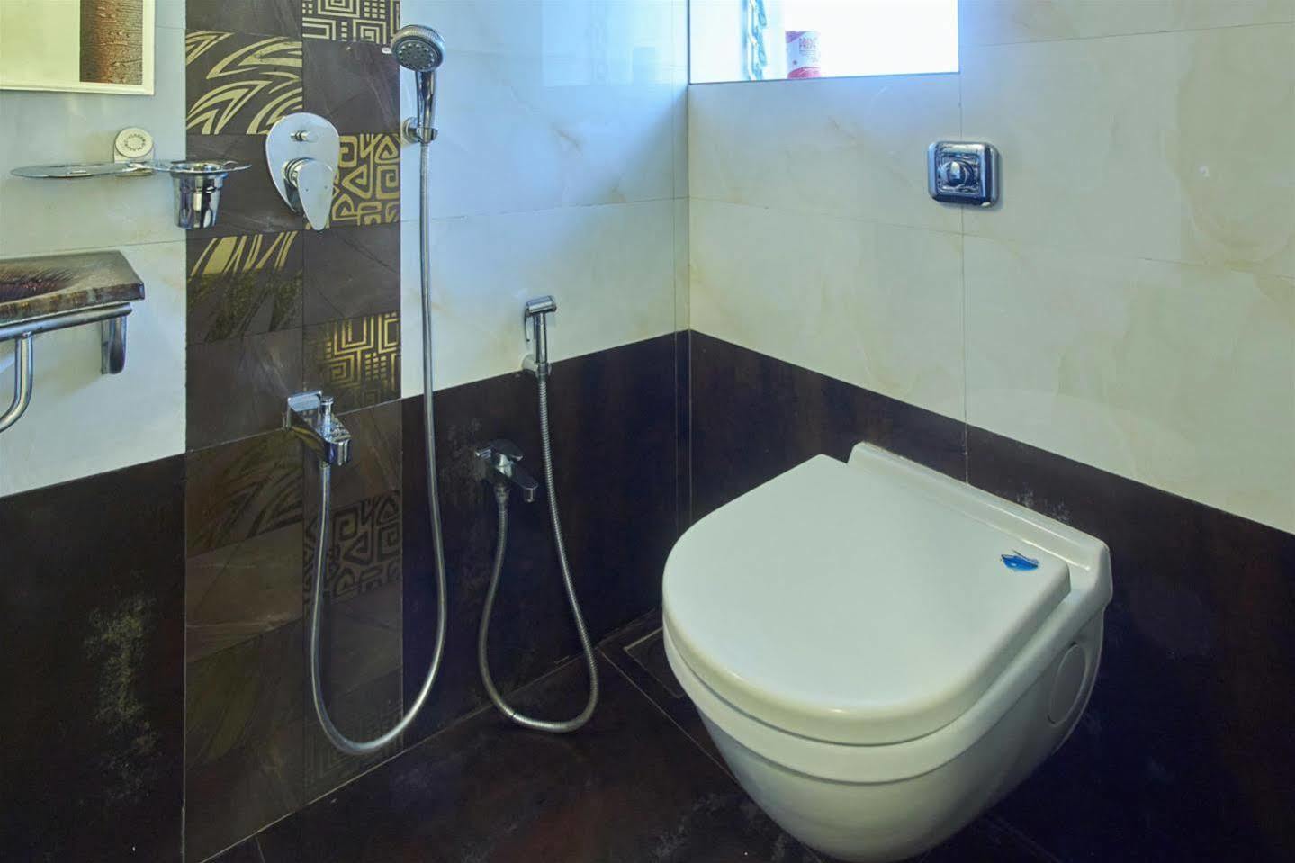OYO 28893 Hotel Gulf Mumbai Exterior foto